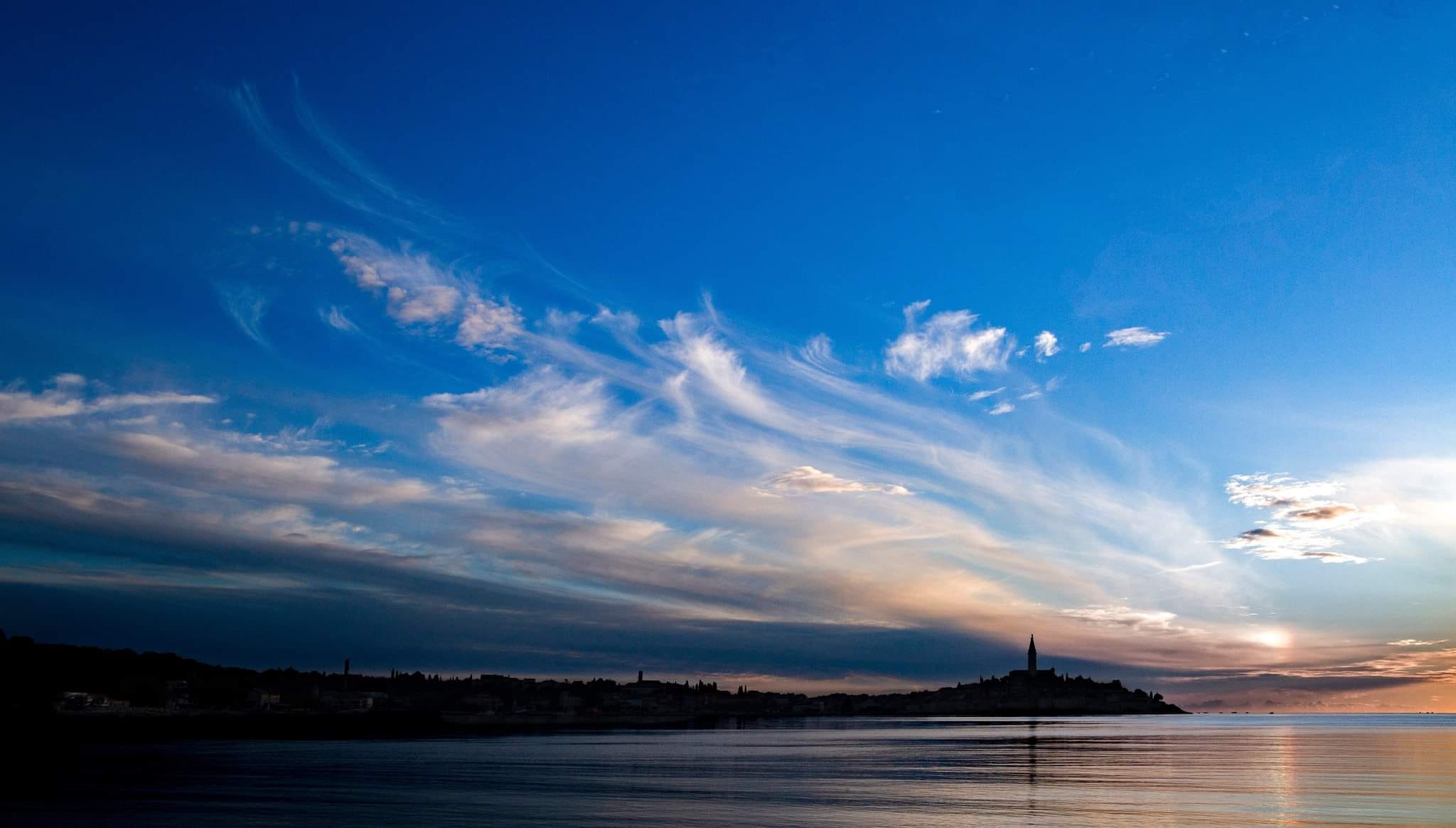 Fotografija crkve sv. Eufemije u Rovinju - vedro nebo - Istra