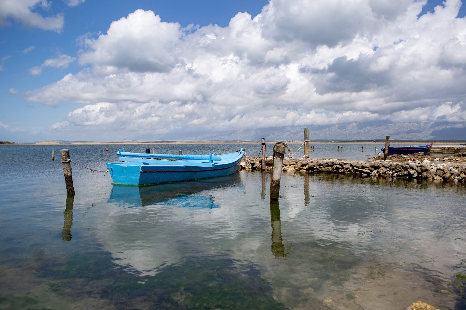 Fotografija plave barke na Jadranu - Istra maritime photography